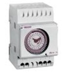 Interruttori orari modulari 1250W programmazione giornaliera Interruttori orari modulari 1250W programmazione giornaliera